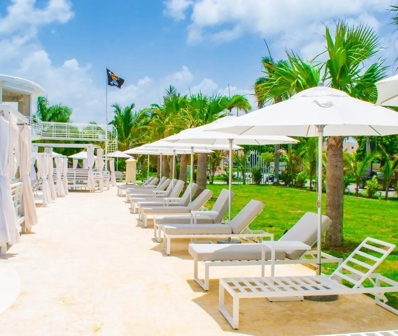 Playa Palmera Beach Resort Punta Cana Aparthotel